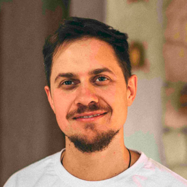 Tomasz Horecki is a certified Myofascial Energetic Release practitioner offering massage therapy sessions in Zakopane and Warsaw, Poland