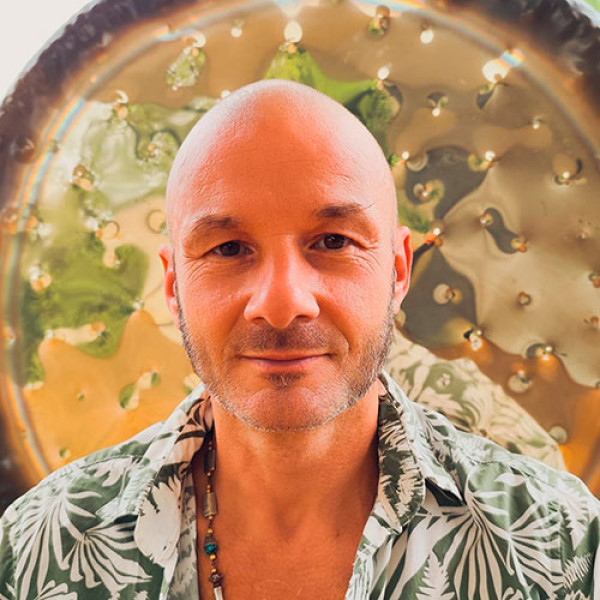 Michal Klimek is a certified MER practitionner and offer Myofascial Energetic Release sessions in London and Bournemouth UK